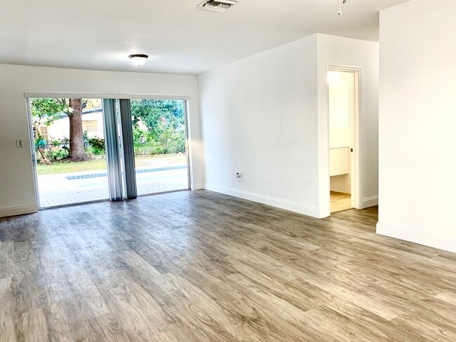 Photo - 6671 McKinley St