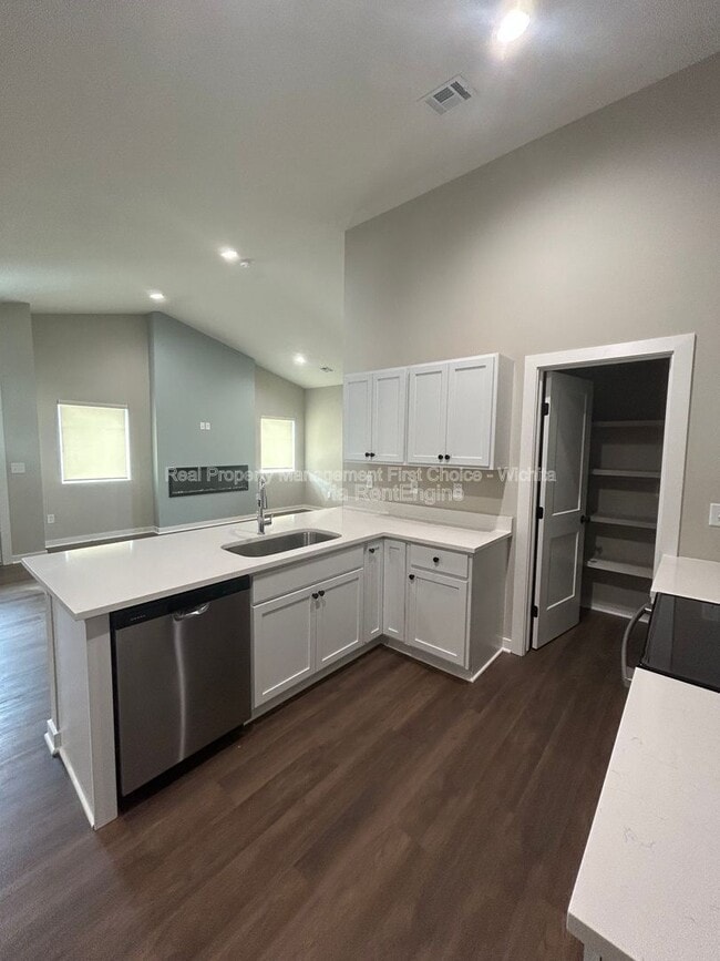 Building Photo - 1965 Cody