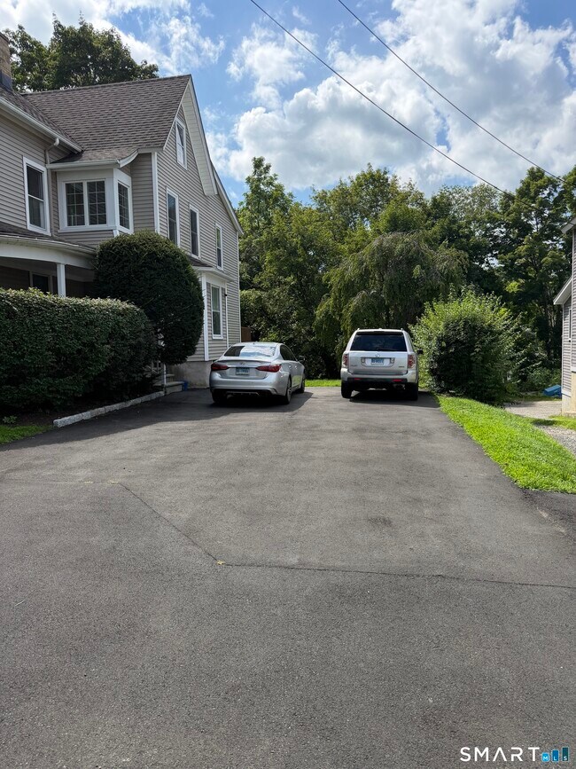 28 Davis St Unit 2
