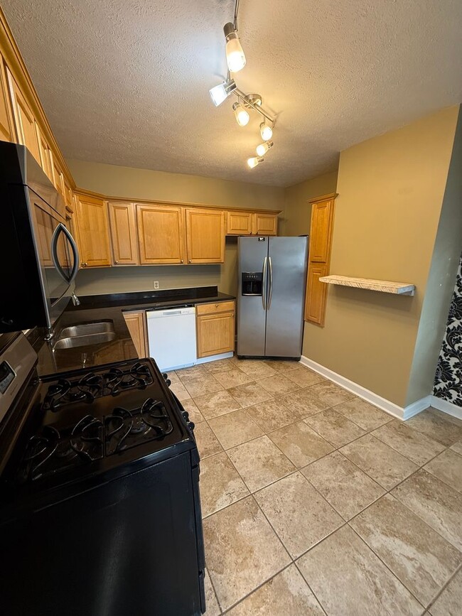 Photo - 711 W Maxwell St Unit 711 W Maxwell  1