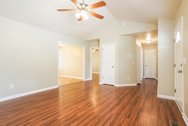 Photo - 305 Wood Green Dr