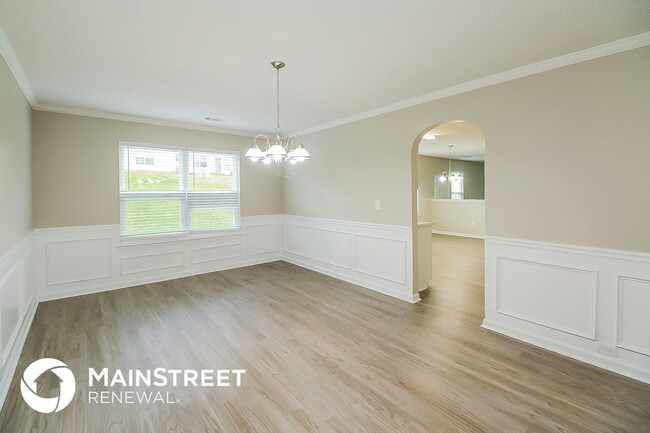 Photo - 561 Vaughan Dr