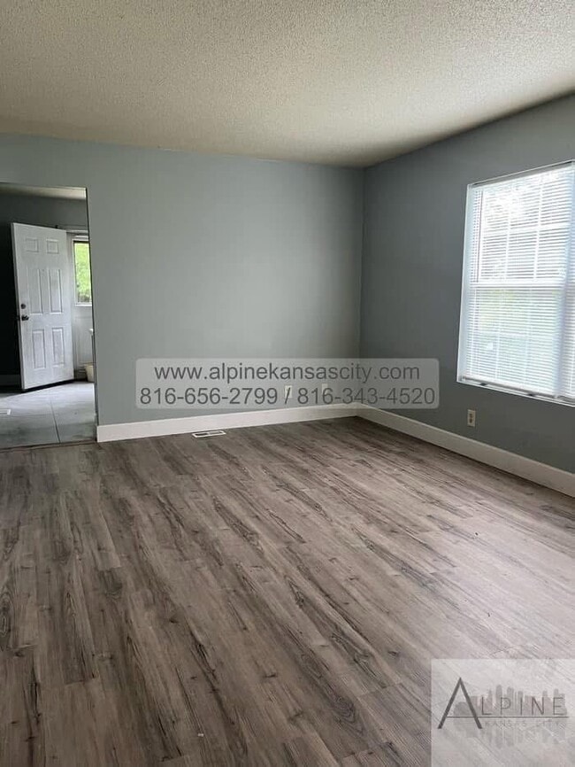 Photo - Spacious Duplex off Truman Rd