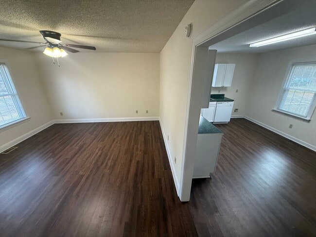 Photo - 105 Apache Dr