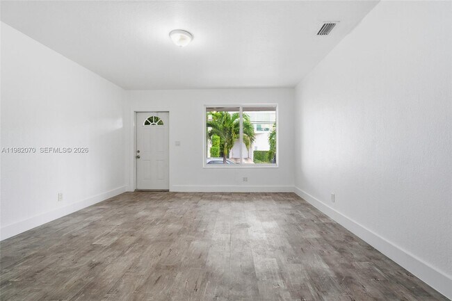 Photo - 8430 Crespi Blvd Unit 8420