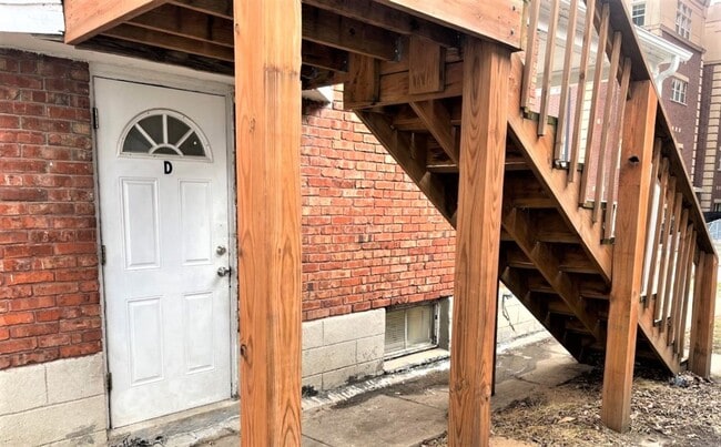 Photo - 1 Bedroom Apartment Downtown w/ Bonus Room - Utilities Included! Unit D