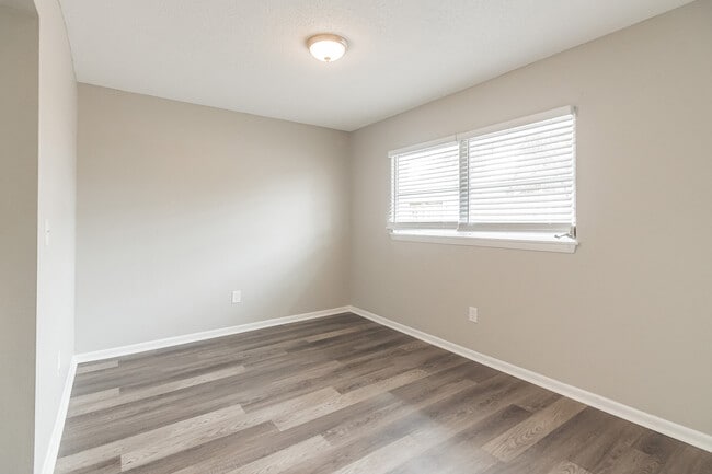 Photo - 3353 Sherwood Dr