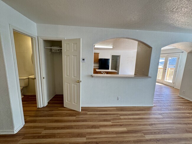 Photo - 11110 Montague Trail