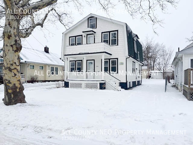 Building Photo - 4306 Buechner Ave Unit Down