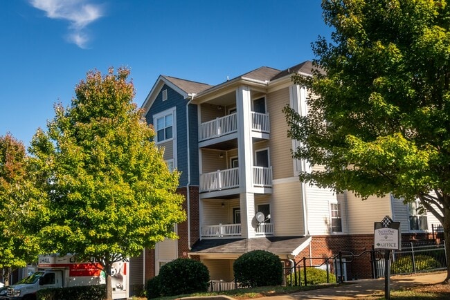South Oak Crossing Apartments