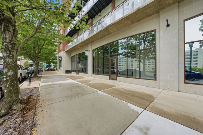 Photo - 333 Nelson St SW
