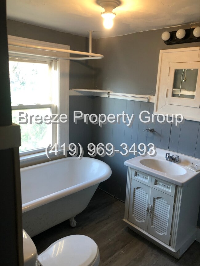 Photo - 1436 W High St