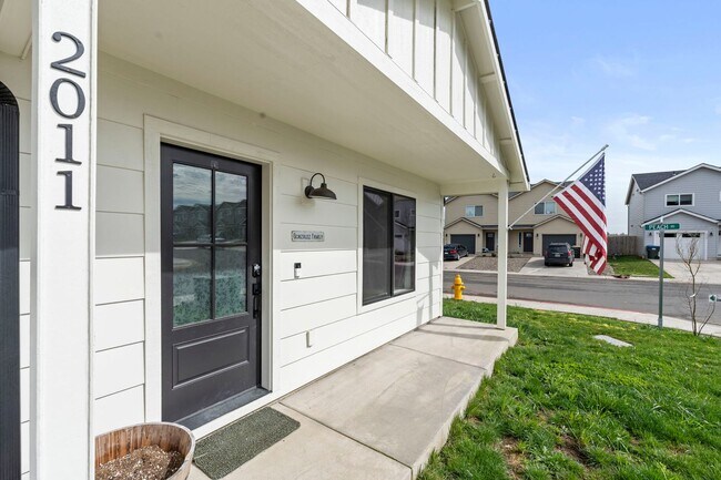 Photo - Rent: $2100; 3 bed