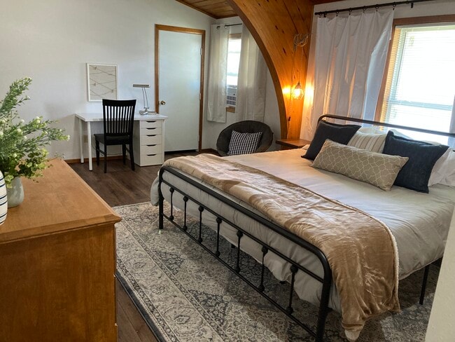 Photo - Elizabeth House