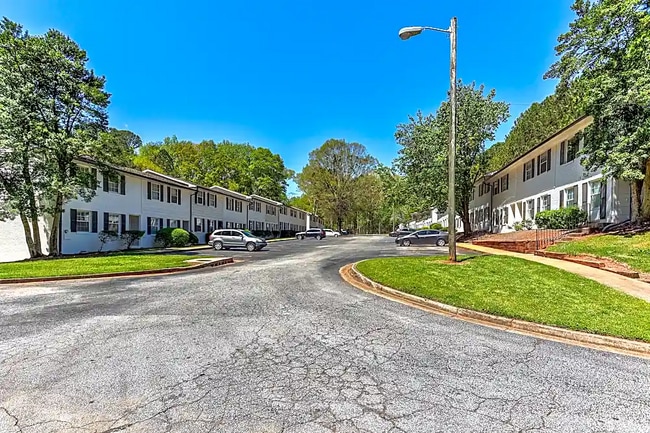 Photo - 3507 Creekview Pl