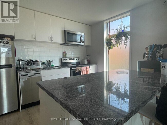 Photo - 1760 Simcoe St N