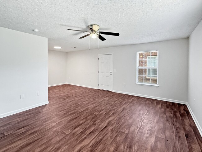 Photo - Massive 3 Bedroom in Montevallo*** 3 Bed 2...