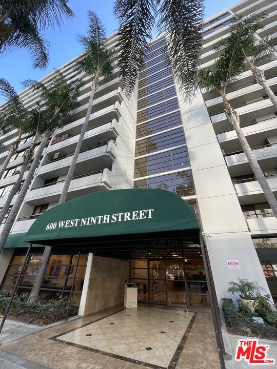 Building Photo - 600 W 9th St Unit 316 Rental