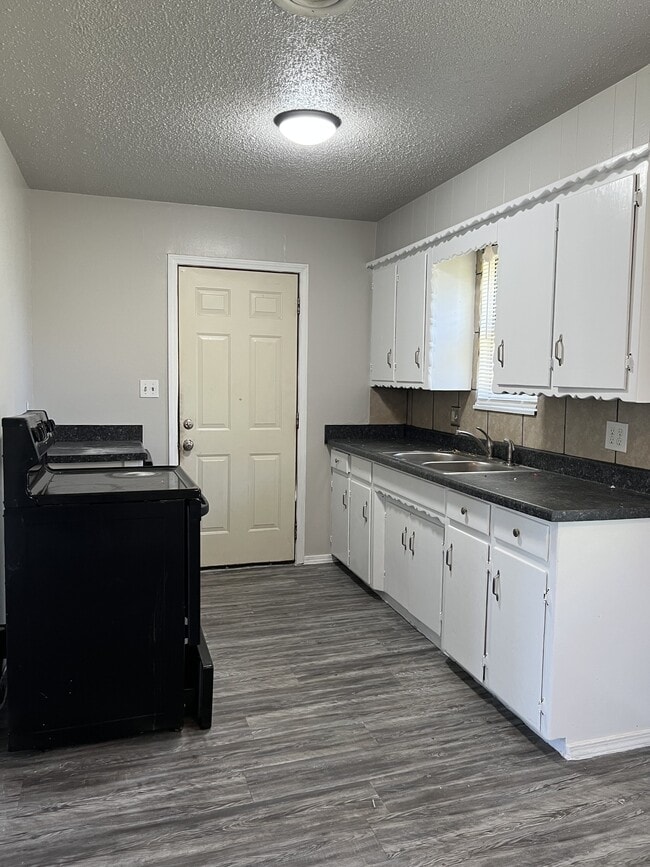 Photo - 605 SE 72nd St