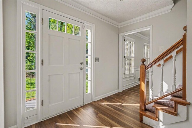 Photo - 1527 Ridgewood Dr SW