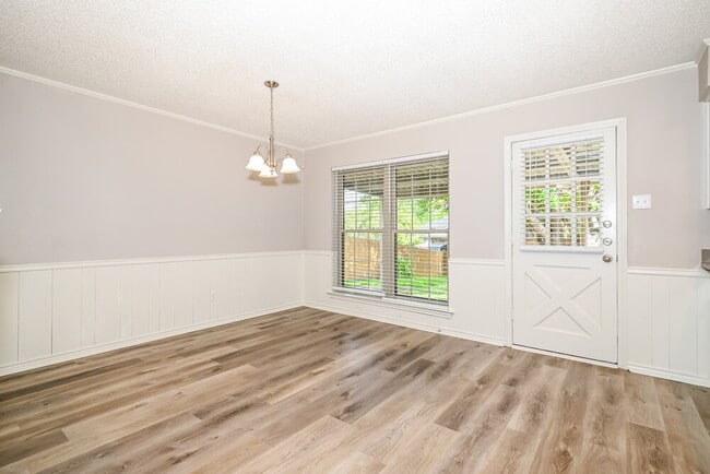 Photo - 708 Village Green Dr