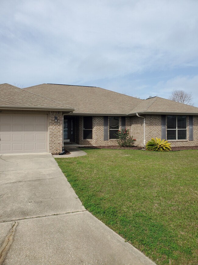 1744 Bay Pine Cir Rental For Rent in Gulf Breeze, FL