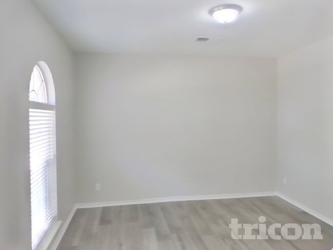 Photo - 8401 Manchester Dr