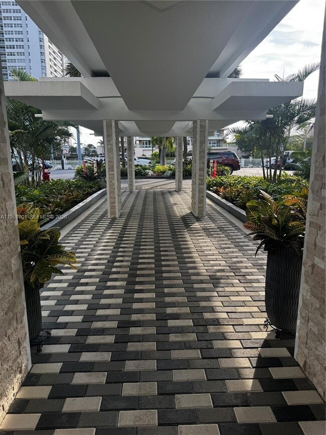 Photo - 1913 S Ocean Dr Unidad 115