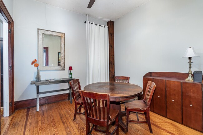 Photo - 1005 N 2nd St Unidad Riverwalk House