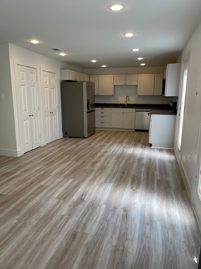 Photo - 2722 Knight St Unidad 109A