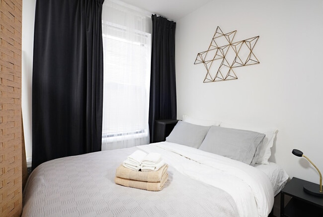 Photo - 317 E 75th St Unidad ID1032001P