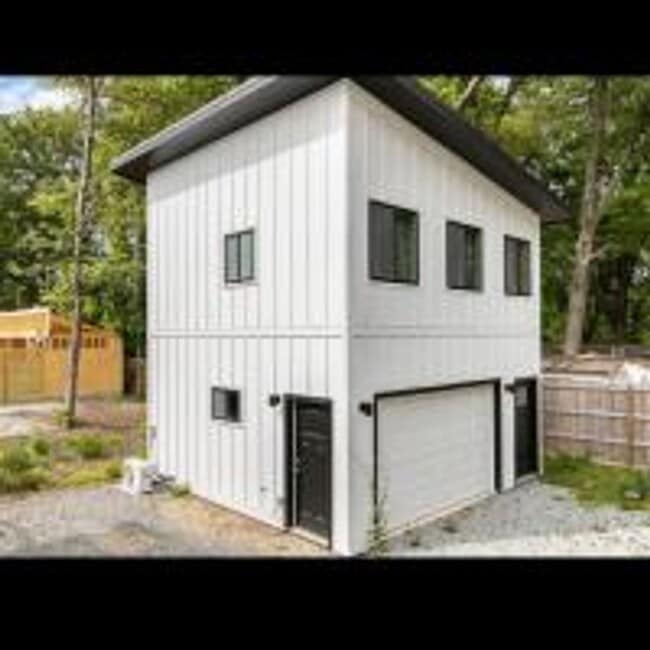 Building Photo - 3136 Rowena Ave Unit 3136-B Rowena