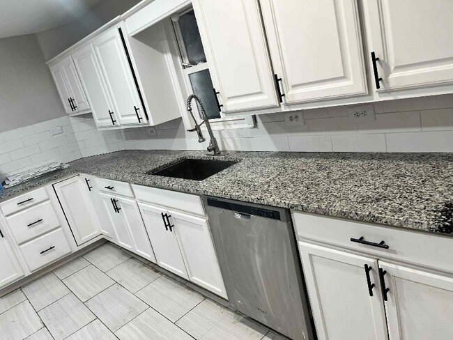 Photo - 1018 W Sears St