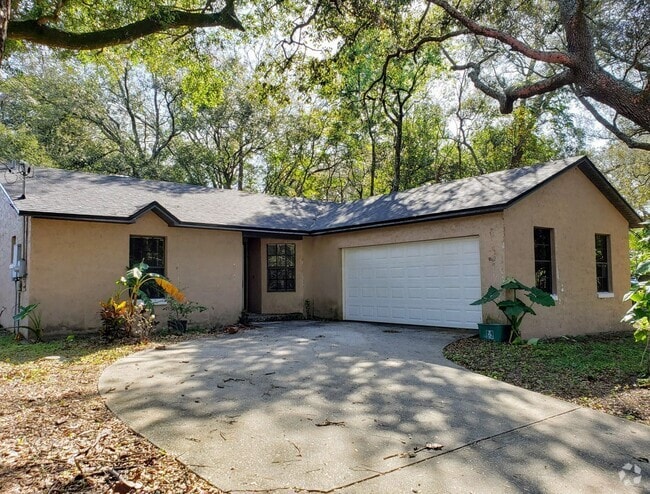 Building Photo - 3 Bedroom/ 2 Bathroom Home in Orlando!
