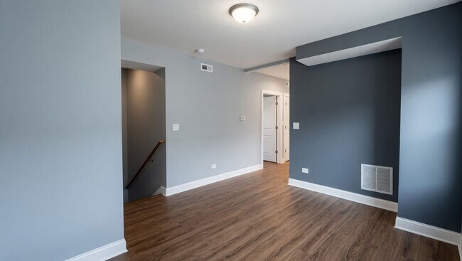 Photo - 2717 N Rutherford Ave Unit 2