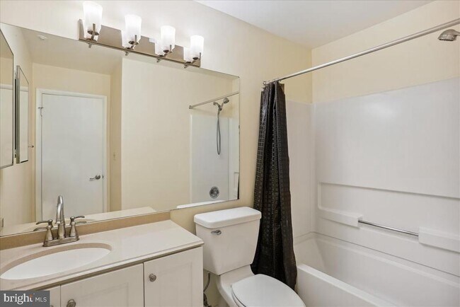 Photo - 18401 Guildberry Dr Unidad 104