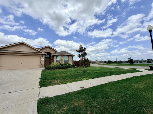 Photo - 520 Cantebury Park Ln