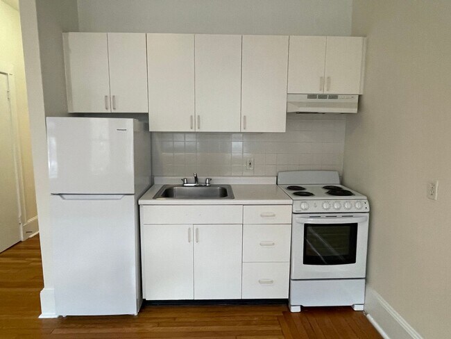 Photo - Avl NOW - No Fee! Sunny, oversized Studio ...