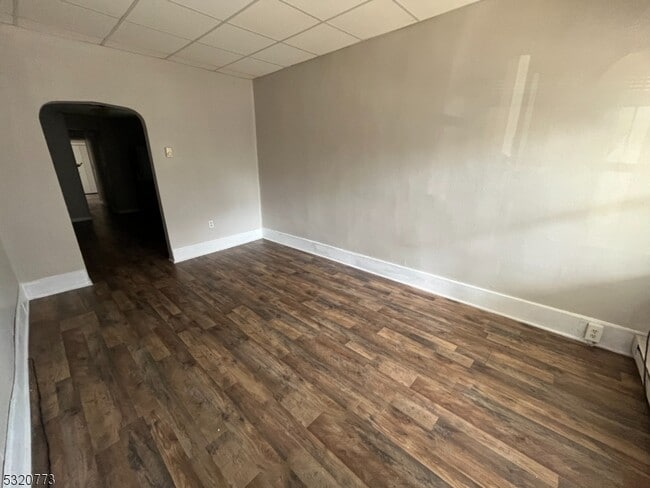 Photo - 53-53 Glen Ave Unidad 1