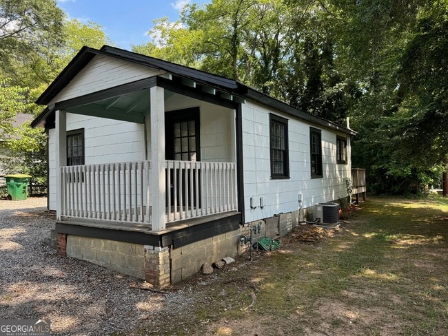 Photo - 1983 S Lumpkin St