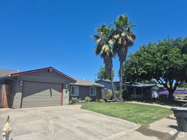 Building Photo - 3 Bedroom Orangevale Home