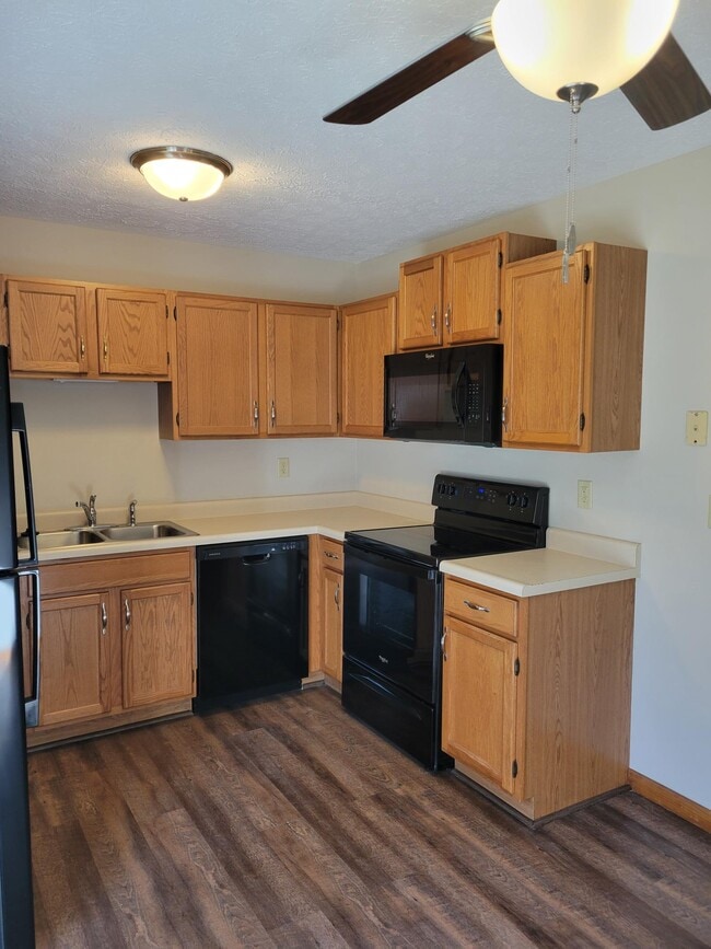 Photo - 754 Village Dr