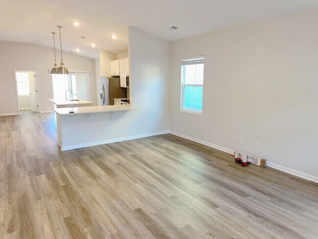 Photo - 192 Standing Oaks Dr