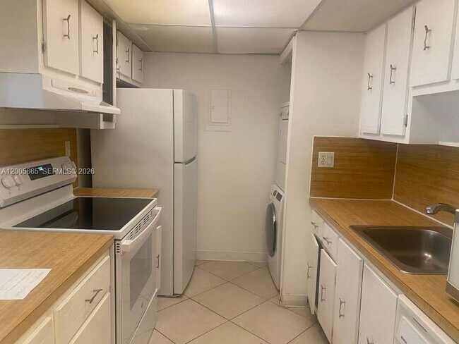 Photo - 220 Lakeview Dr Unit 203