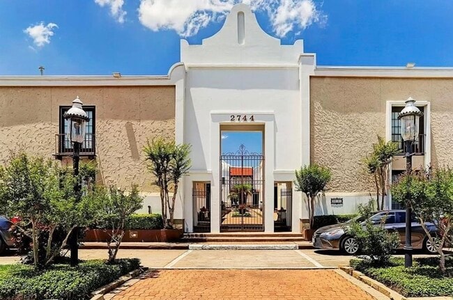 Photo - 2744 Briarhurst Dr Unit 50