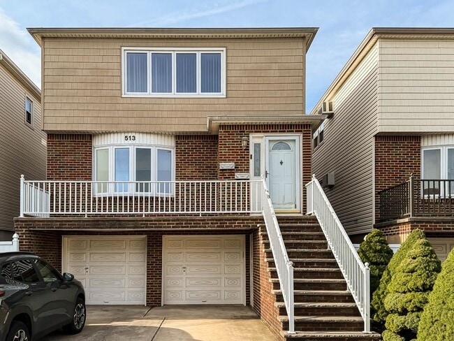 Building Photo - 513 AVENUE C