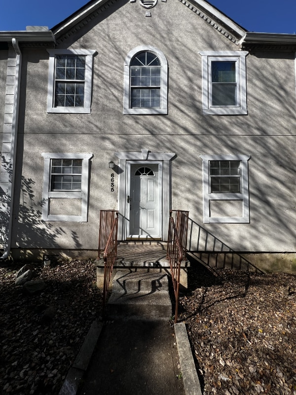 Building Photo - 6635 Meadow Green Cir