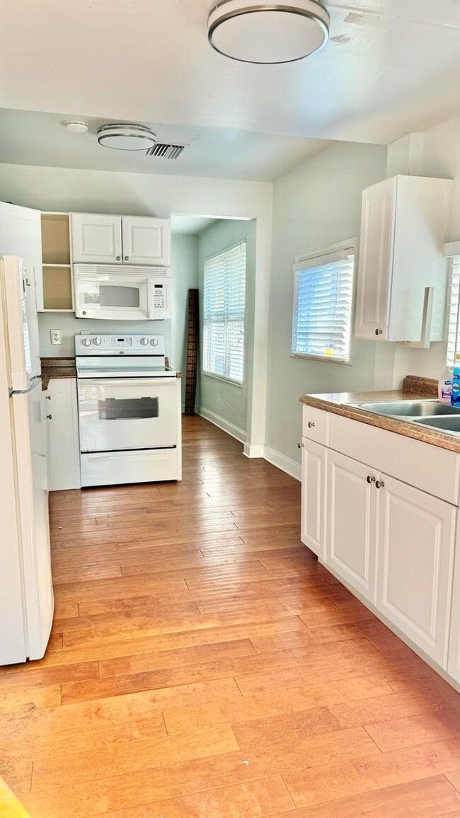 Photo - 205 S Federal Hwy