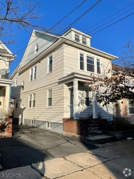 Building Photo - 17 Mechanic St Unit 2 Rental