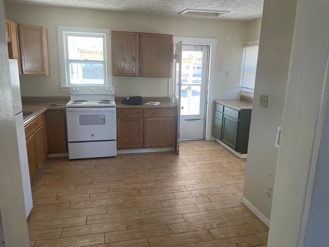 Photo - 421 Charles St